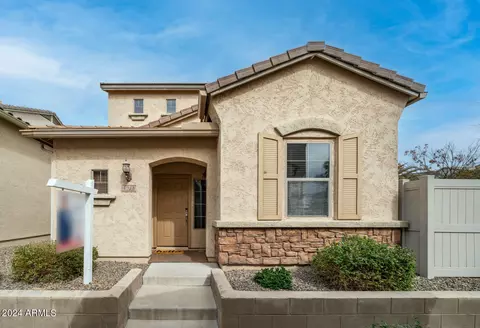 26713 N Babbling Brook Dr, Phoenix, AZ 85083