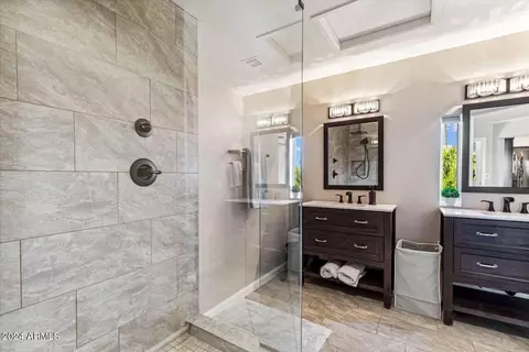 Bath - 4114 E Mountain Vista Dr, Phoenix, AZ 85048 photo 1 of 4