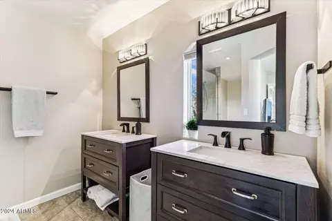 Bath - 4114 E Mountain Vista Dr, Phoenix, AZ 85048 photo 2 of 4