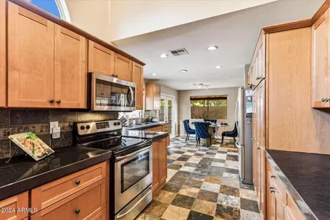 Kitchen - 4114 E Mountain Vista Dr, Phoenix, AZ 85048 photo 4 of 4