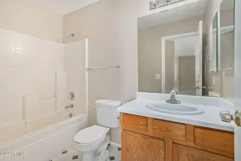Bath - 8318 W Baxter Dr, Phoenix, AZ 85037 photo 2 of 4