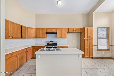 Kitchen - 8318 W Baxter Dr, Phoenix, AZ 85037 photo 3 of 5