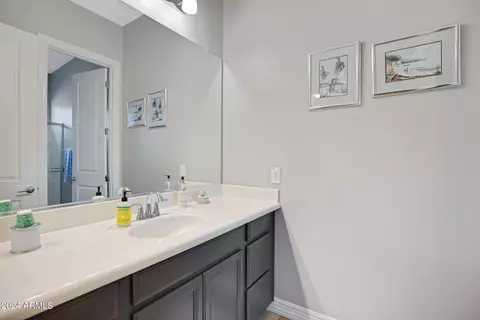 Bath - 2058 E Blackhawk Ct, Gilbert, AZ 85298 photo 4 of 6