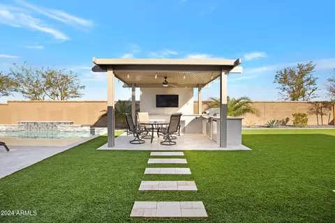 Exterior - 2058 E Blackhawk Ct, Gilbert, AZ 85298 photo 12 of 15