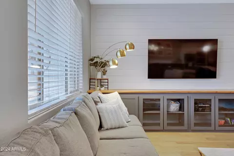 Living - 2058 E Blackhawk Ct, Gilbert, AZ 85298 photo 3 of 6