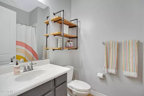 Bath - 2058 E Blackhawk Ct, Gilbert, AZ 85298 photo 3 of 6