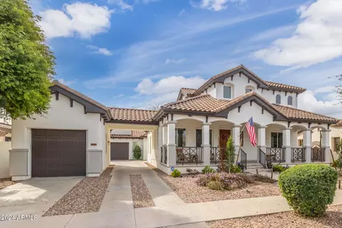 909 W Sycamore Ln, Litchfield Park, AZ 85340