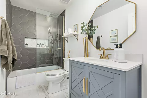 Bath - 710 E Saratoga St, Gilbert, AZ 85296 photo 4 of 5