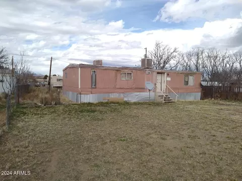 323 E Navajo St, Huachuca City, AZ 85616