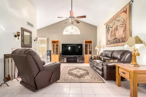 433 E Wescott Dr, Phoenix, AZ 85024 photo 3