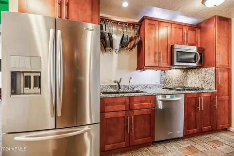3613 N 45th Pl, Phoenix, AZ 85018 photo 6