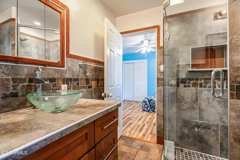3613 N 45th Pl, Phoenix, AZ 85018 photo 16