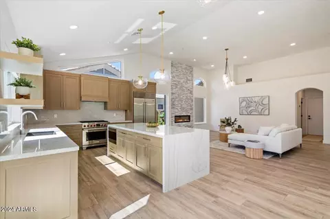 8625 E Dahlia Dr, Scottsdale, AZ 85260