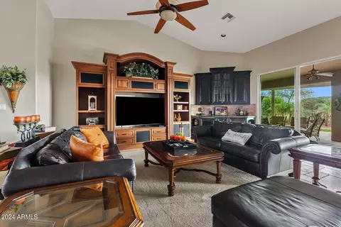 Living - 5345 E Mclellan Rd #25, Mesa, AZ 85205 photo 2 of 4