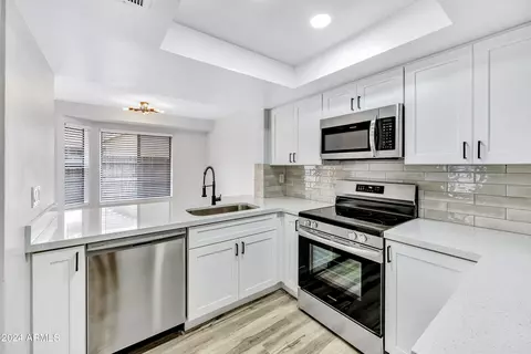 Kitchen - 2455 E Broadway Rd #4, Mesa, AZ 85204 photo 3 of 4