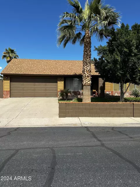 Exterior - 754 E Huber St, Mesa, AZ 85203 photo 2 of 17