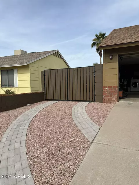 Exterior - 754 E Huber St, Mesa, AZ 85203 photo 5 of 17