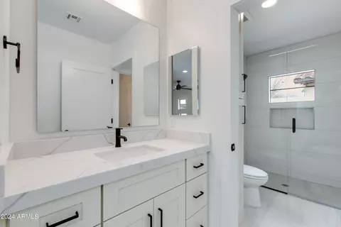 303 E Tuckey Ln, Phoenix, AZ 85012 photo 14