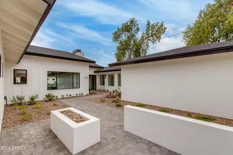 303 E Tuckey Ln, Phoenix, AZ 85012 photo 3