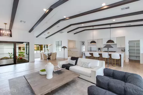 303 E Tuckey Ln, Phoenix, AZ 85012