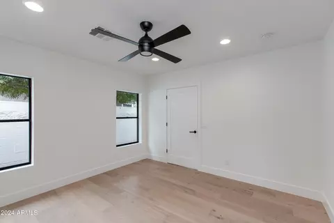 303 E Tuckey Ln, Phoenix, AZ 85012 photo 17