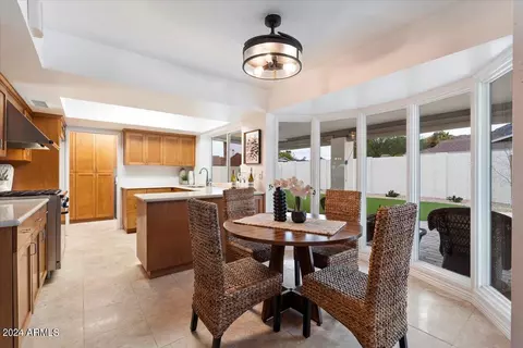 Dining - 10022 N 26th St, Phoenix, AZ 85028 photo 3 of 4