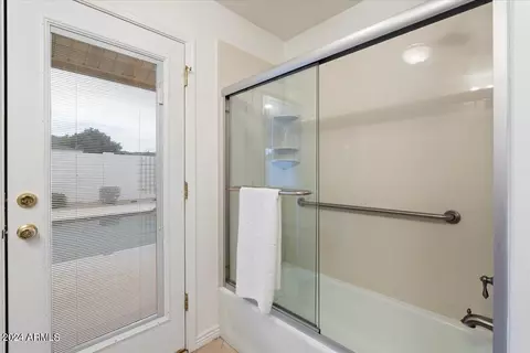 Bath - 10022 N 26th St, Phoenix, AZ 85028 photo 3 of 3