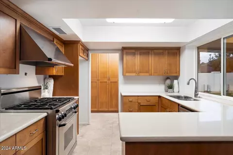 Kitchen - 10022 N 26th St, Phoenix, AZ 85028 photo 3 of 3