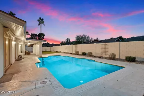 Exterior - 10022 N 26th St, Phoenix, AZ 85028 photo 7 of 11