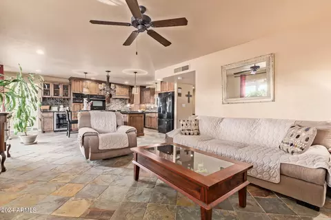 2323 E Shaw Butte Dr, Phoenix, AZ 85028 photo 4