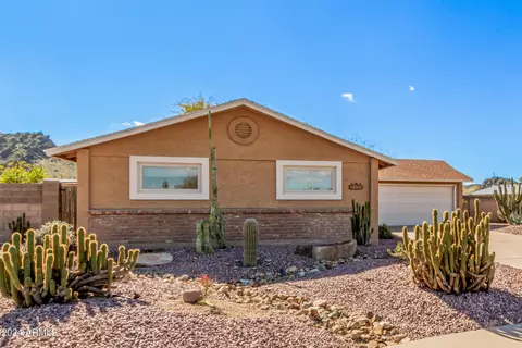 2323 E Shaw Butte Dr, Phoenix, AZ 85028 photo 2