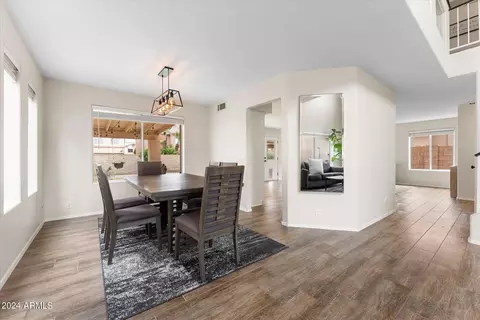 Dining - 4227 E Bighorn Ave, Phoenix, AZ 85044 photo 2 of 6
