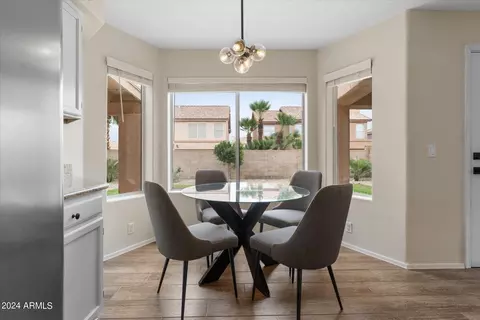 Dining - 4227 E Bighorn Ave, Phoenix, AZ 85044 photo 6 of 6