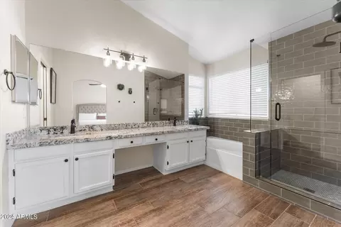 Bath - 4227 E Bighorn Ave, Phoenix, AZ 85044 photo 2 of 5