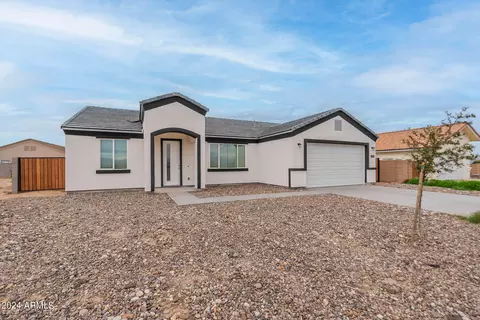 15418 S Overfield Rd, Arizona City, AZ 85123