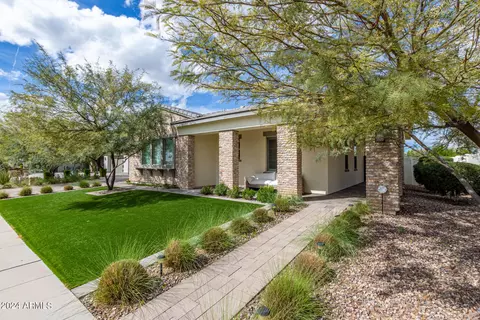 Exterior - 1452 E Blue Ridge Way, Gilbert, AZ 85298 photo 5 of 27