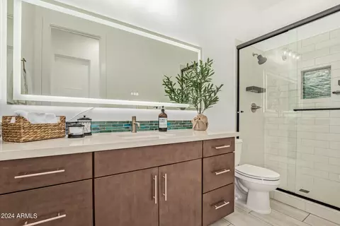 Bath - 1452 E Blue Ridge Way, Gilbert, AZ 85298 photo 5 of 6