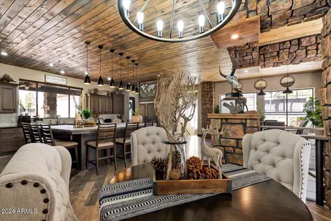 Dining - 2841 Thunderbolt Cir, Overgaard, AZ 85933 photo 2 of 7