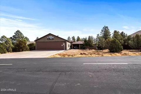 Exterior - 2841 Thunderbolt Cir, Overgaard, AZ 85933 photo 15 of 22