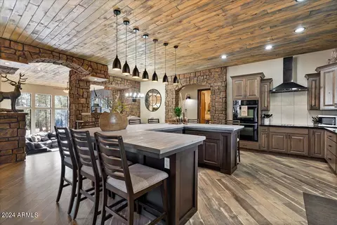 2841 Thunderbolt Cir, Overgaard, AZ 85933