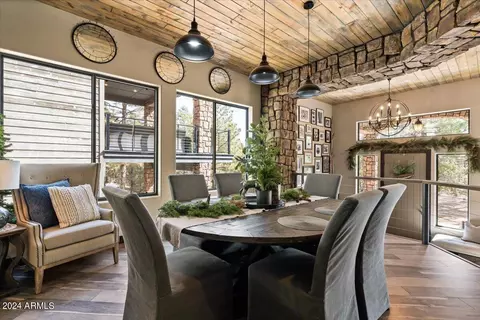 Dining - 2841 Thunderbolt Cir, Overgaard, AZ 85933 photo 3 of 7