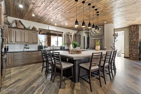 Kitchen - 2841 Thunderbolt Cir, Overgaard, AZ 85933 photo 2 of 10