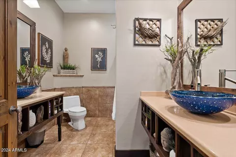 Bath - 2841 Thunderbolt Cir, Overgaard, AZ 85933 photo 4 of 6
