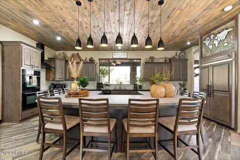 Kitchen - 2841 Thunderbolt Cir, Overgaard, AZ 85933 photo 4 of 10