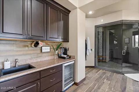 Kitchen - 2841 Thunderbolt Cir, Overgaard, AZ 85933 photo 9 of 10