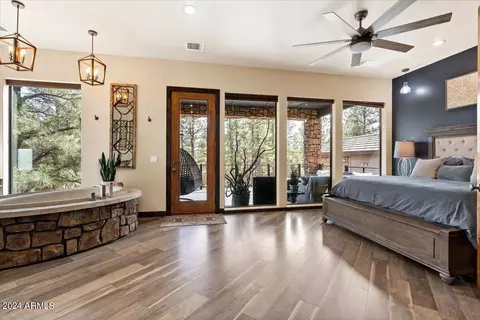 Bedroom - 2841 Thunderbolt Cir, Overgaard, AZ 85933 photo 1 of 11
