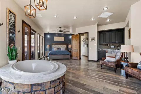 Bath - 2841 Thunderbolt Cir, Overgaard, AZ 85933 photo 1 of 6