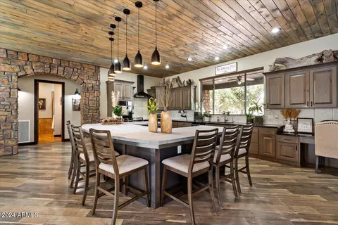 Kitchen - 2841 Thunderbolt Cir, Overgaard, AZ 85933 photo 3 of 10