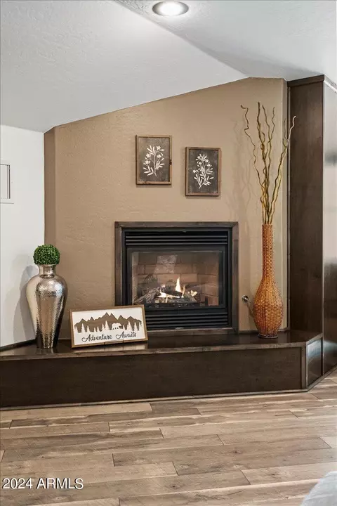 Living - 2841 Thunderbolt Cir, Overgaard, AZ 85933 photo 6 of 7