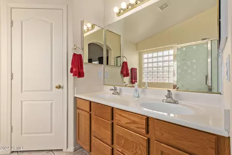 Bath - 9420 E Olla Ave, Mesa, AZ 85212 photo 1 of 4
